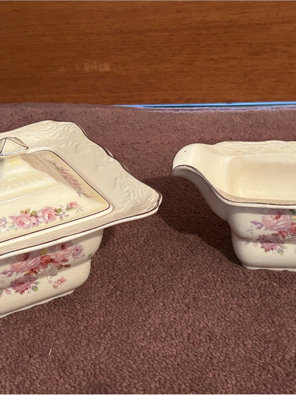 Padeco 1932 creme and pink sugar and creamer.
